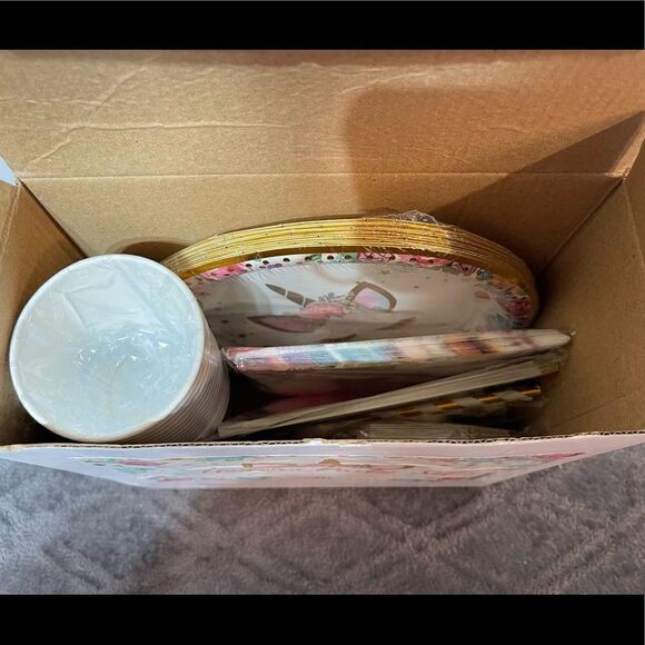 Unicorn Party Decorations set of 81 NWT - Picture 10 of 15